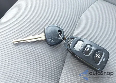 2017 Hyundai Elantra Se from USA, damaged, VIN 5NPD74LF6HH083369